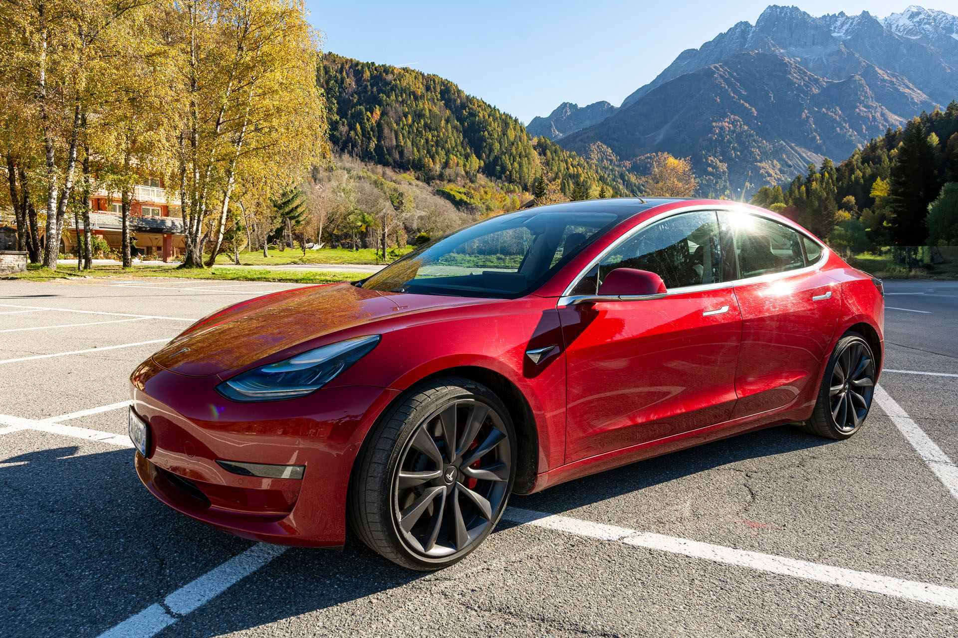 Tesla Model 3 Dual Motor Maroni Turismo